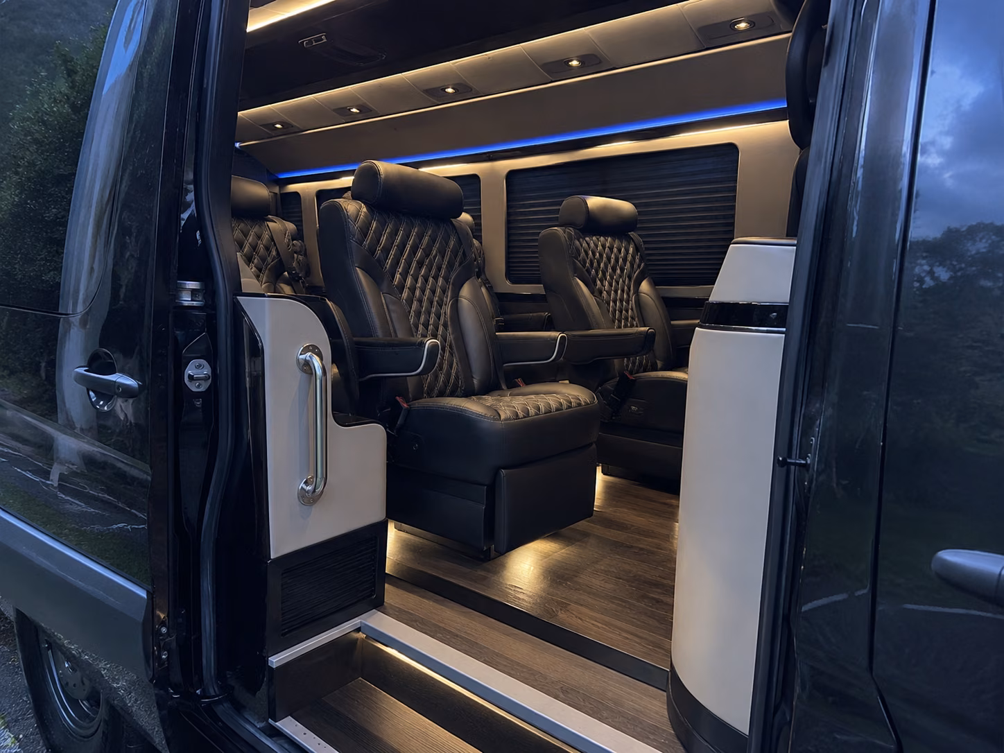 bridgeport private airport shuttles for bridgeport pickups and drop offs