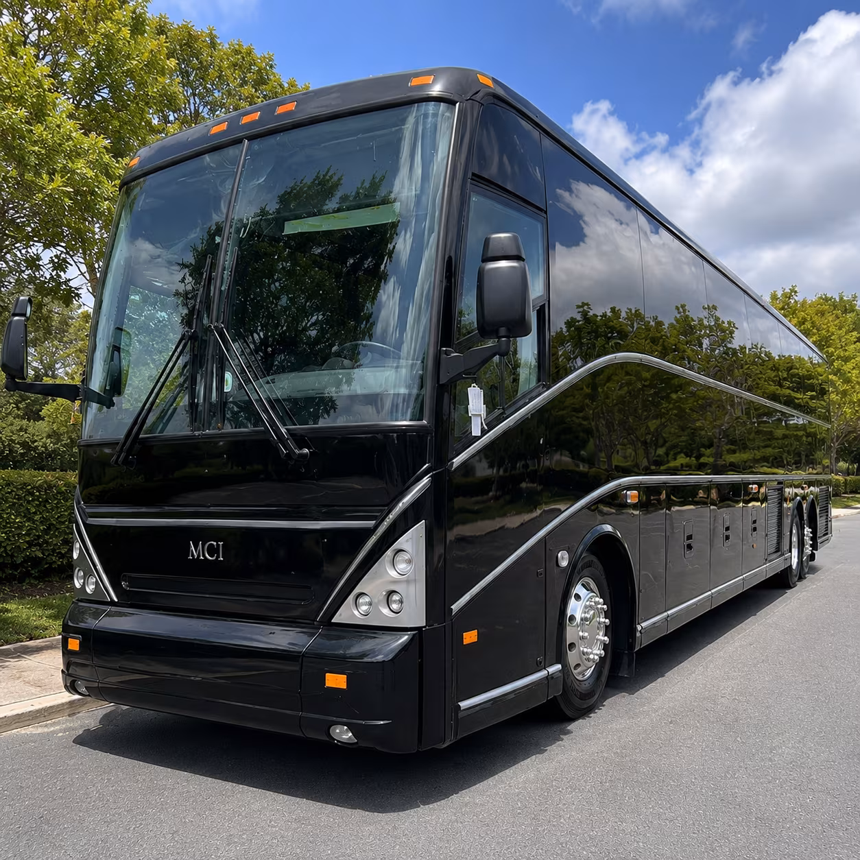 meridencharterbuscompany com is the easiest way to compare airport buses serving meriden