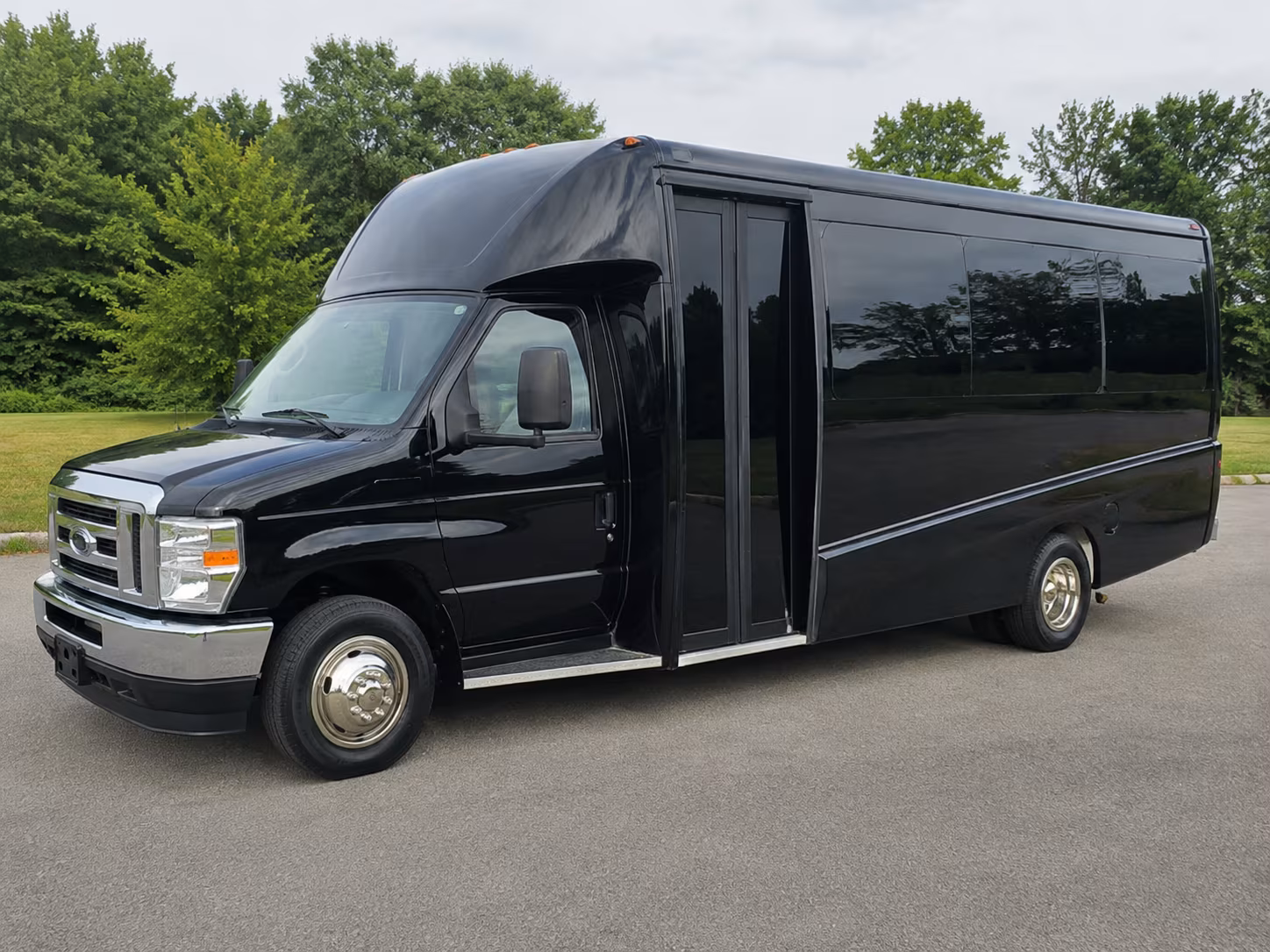 waterbury charter bus transportation to waterbury concerts and festivals
